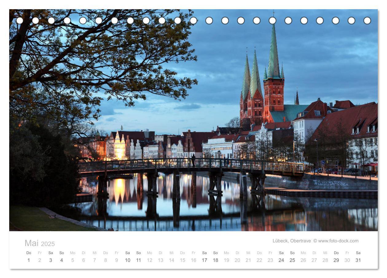 Bild: 9783435409549 | Hafenstädte der Ostsee (Tischkalender 2025 DIN A5 quer), CALVENDO...