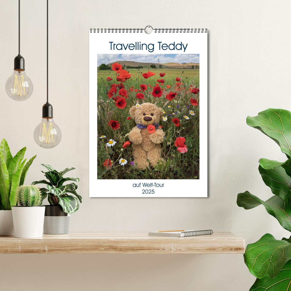 Bild: 9783435935093 | Travelling Teddy auf Welt-Tour (Wandkalender 2025 DIN A3 hoch),...