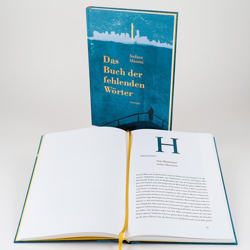 Bild: 9783446265677 | Das Buch der fehlenden Wörter | Stefano Massini | Buch | Lesebändchen