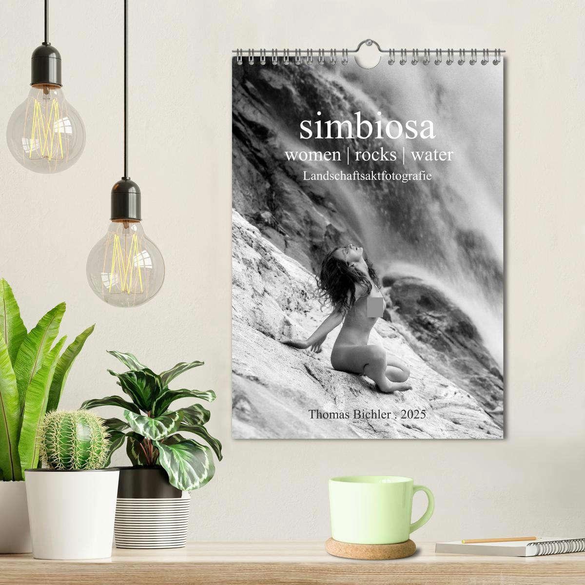 Bild: 9783457032572 | simbiosa ... Landschaftsaktfotografie (Wandkalender 2025 DIN A4...