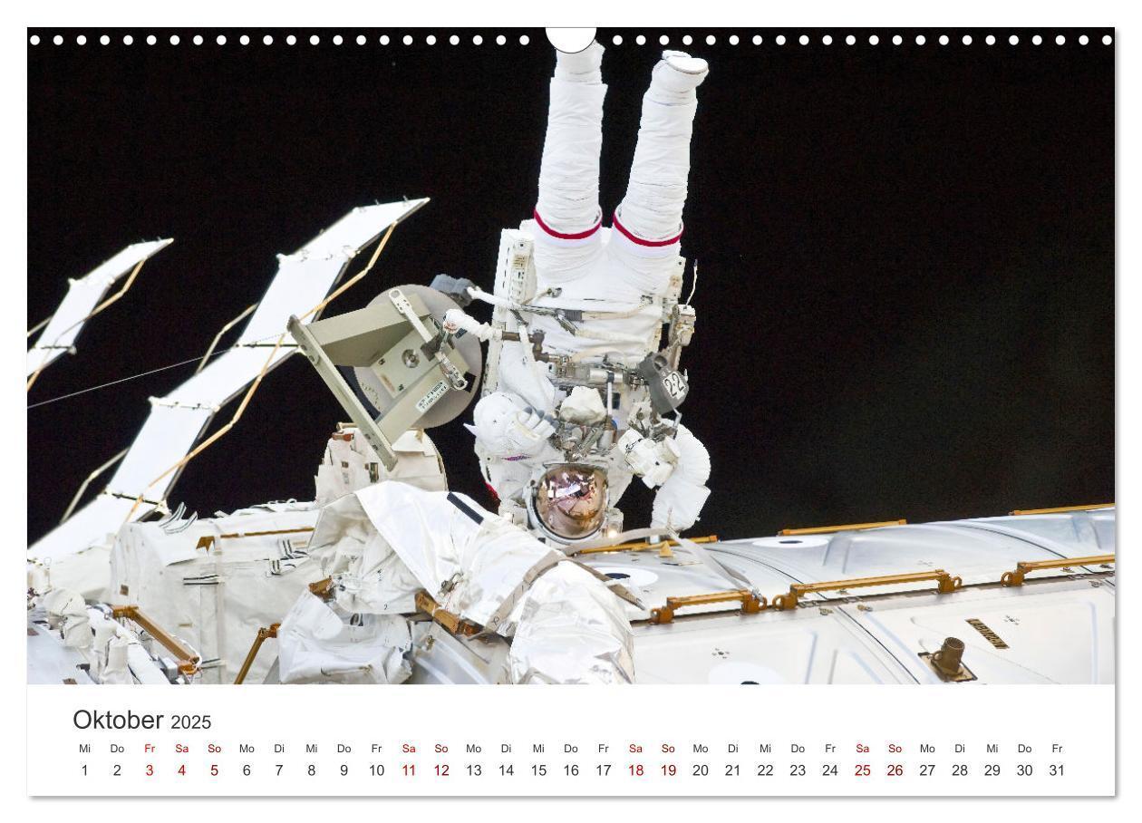 Bild: 9783457181737 | Astronauten - Menschen im Weltall (Wandkalender 2025 DIN A3 quer),...