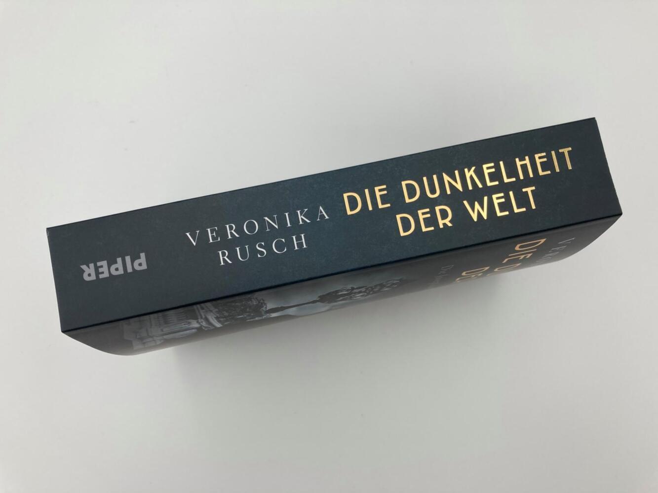 Bild: 9783492062435 | Die Dunkelheit der Welt | Veronika Rusch | Taschenbuch | 480 S. | 2021