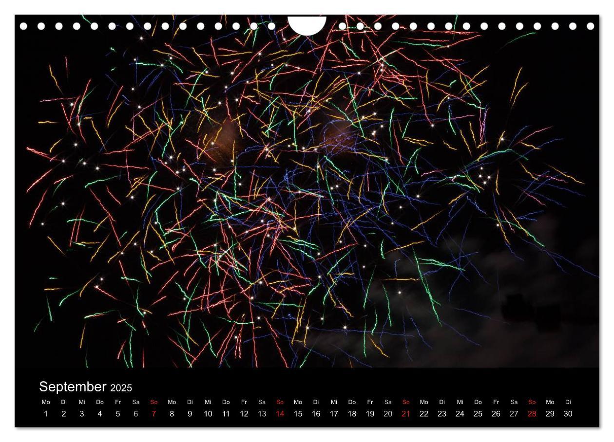 Bild: 9783435790180 | Feuerwerk (Wandkalender 2025 DIN A4 quer), CALVENDO Monatskalender