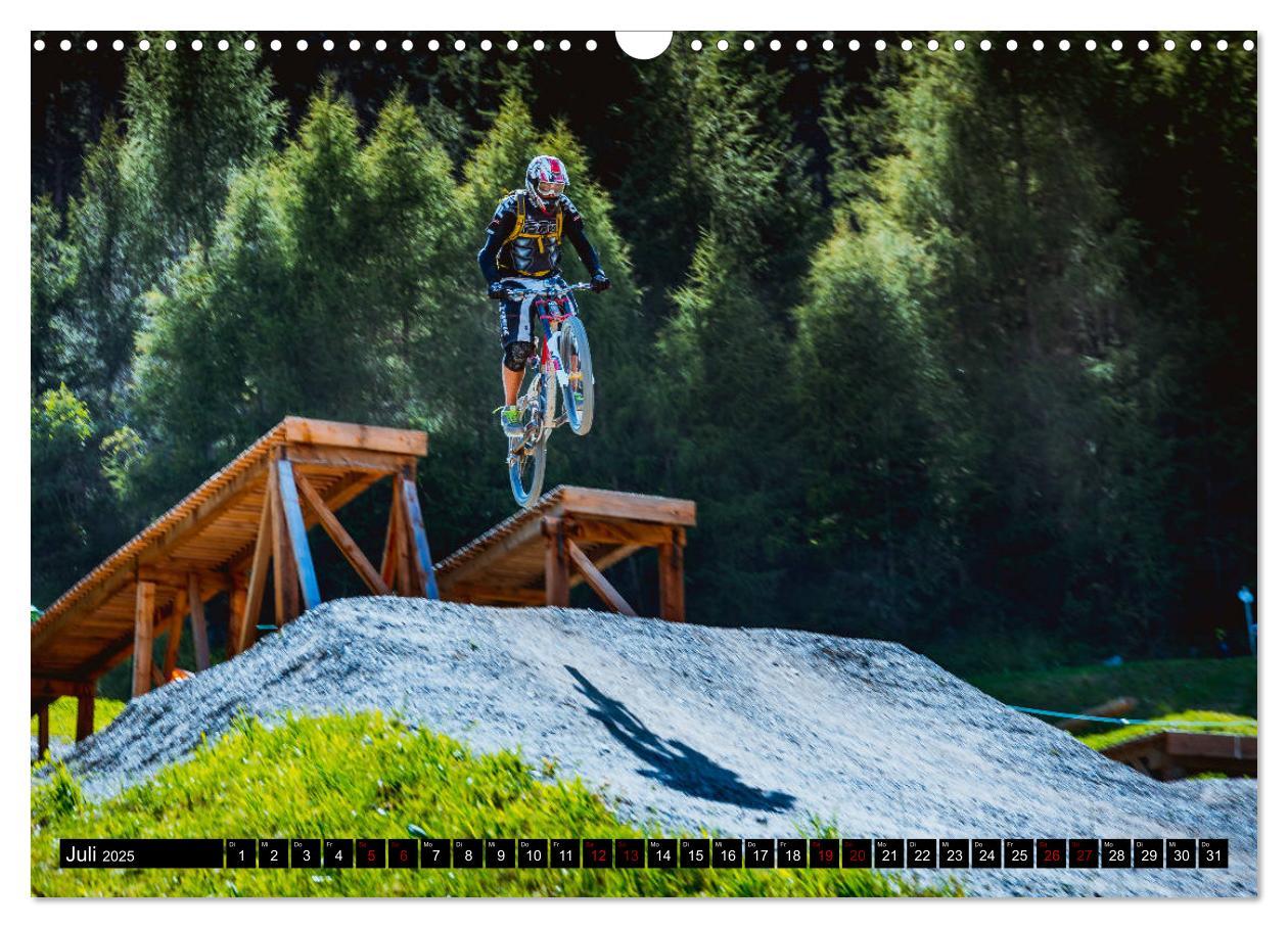 Bild: 9783435433728 | Downhill Action (Wandkalender 2025 DIN A3 quer), CALVENDO...