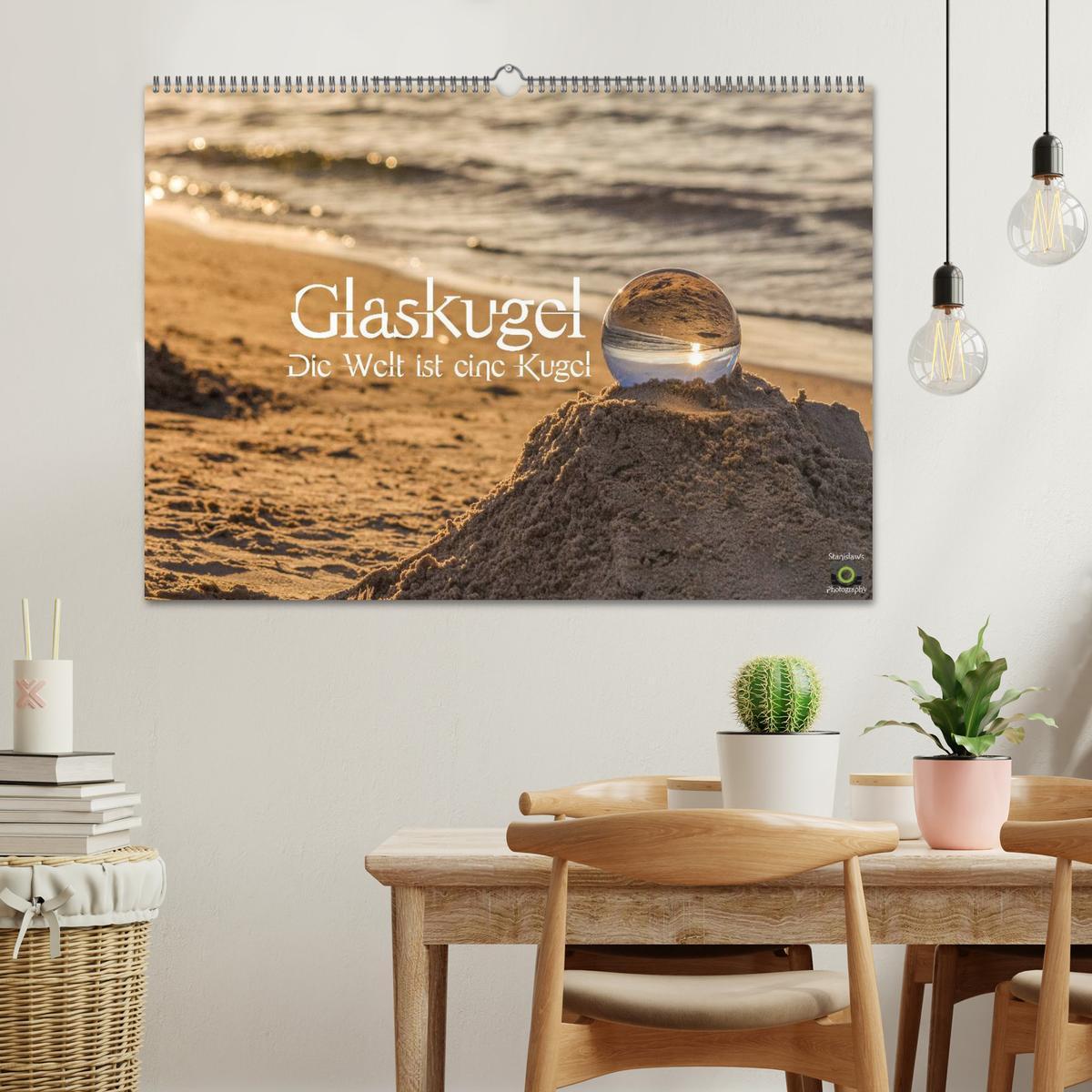 Bild: 9783435632312 | Glaskugel, Die Welt ist eine Kugel (Wandkalender 2025 DIN A2 quer),...