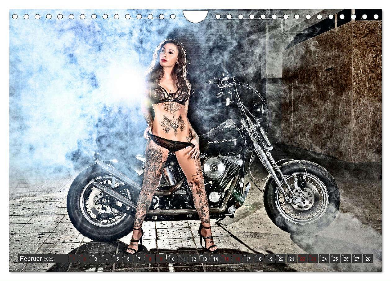 Bild: 9783457142028 | Motorräder und Sexy Girls (Wandkalender 2025 DIN A4 quer), CALVENDO...