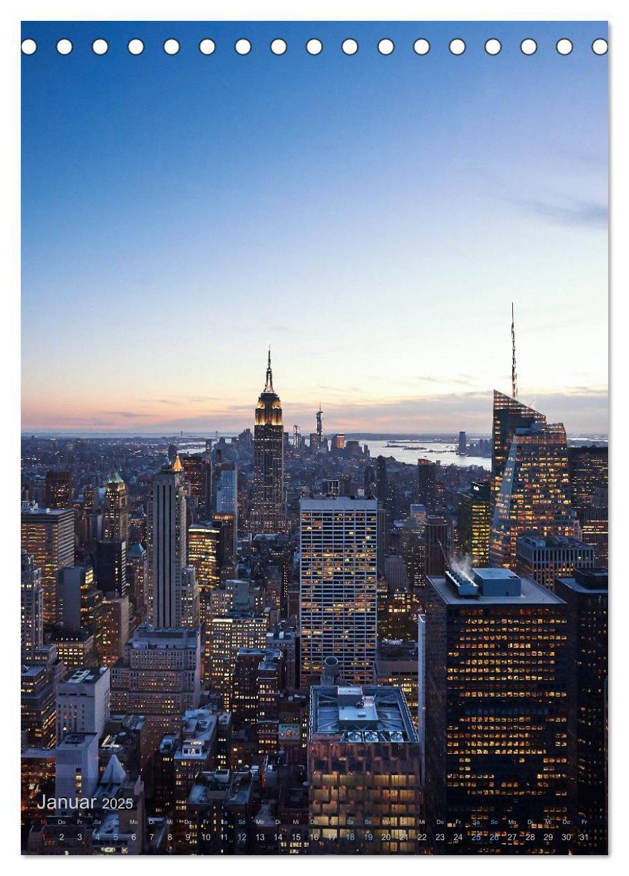 Bild: 9783457054451 | New York - the WOW-city (Tischkalender 2025 DIN A5 hoch), CALVENDO...