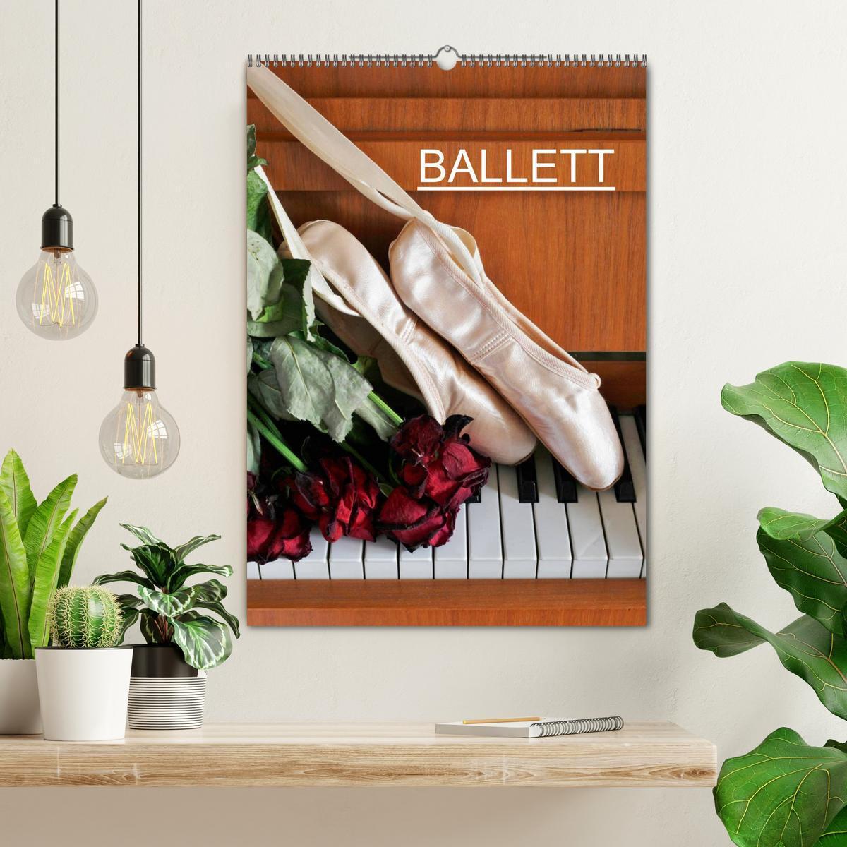 Bild: 9783457077894 | Ballett (CH-Version) (Wandkalender 2025 DIN A2 hoch), CALVENDO...