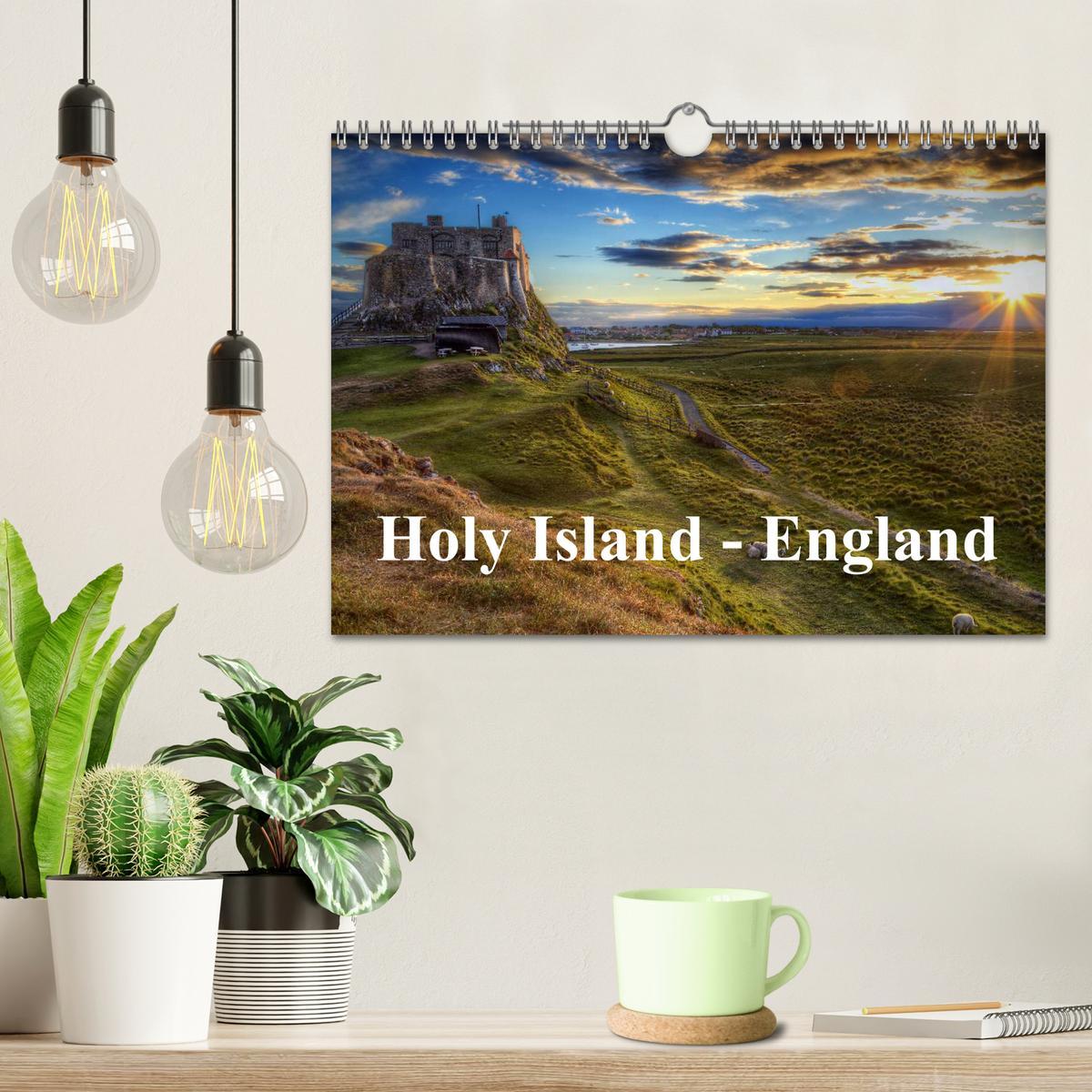 Bild: 9783435731299 | Holy Island - England (Wandkalender 2025 DIN A4 quer), CALVENDO...