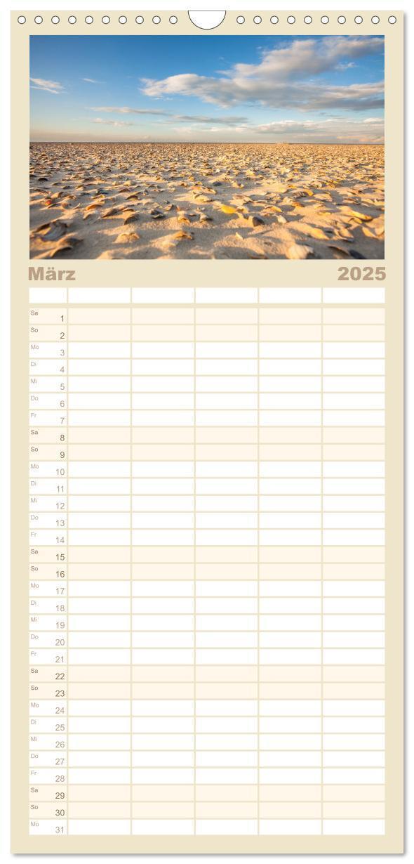 Bild: 9783457098189 | Familienplaner 2025 - Moin Spiekeroog mit 5 Spalten (Wandkalender,...