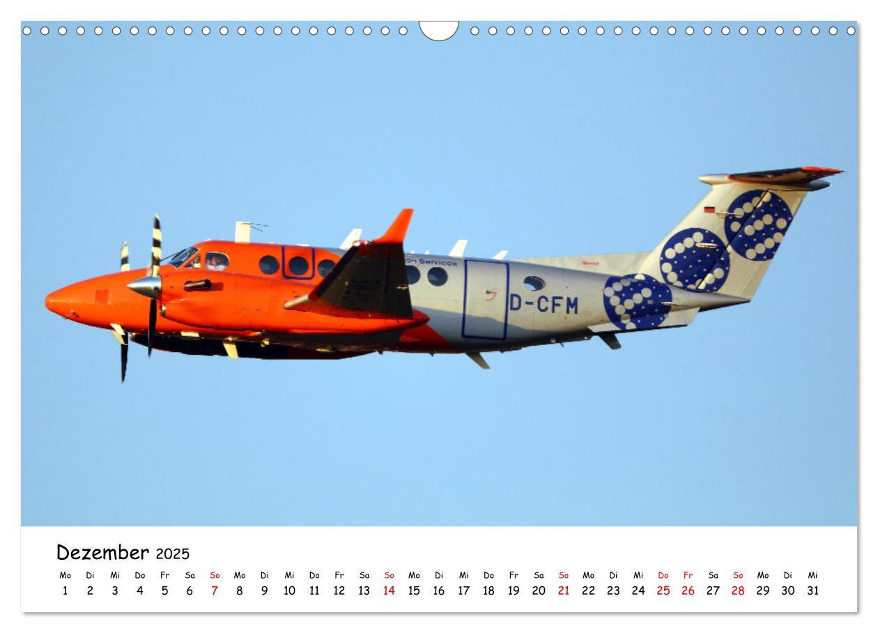 Bild: 9783435070411 | Flugzeuge am blauen Himmel (Wandkalender 2025 DIN A3 quer),...