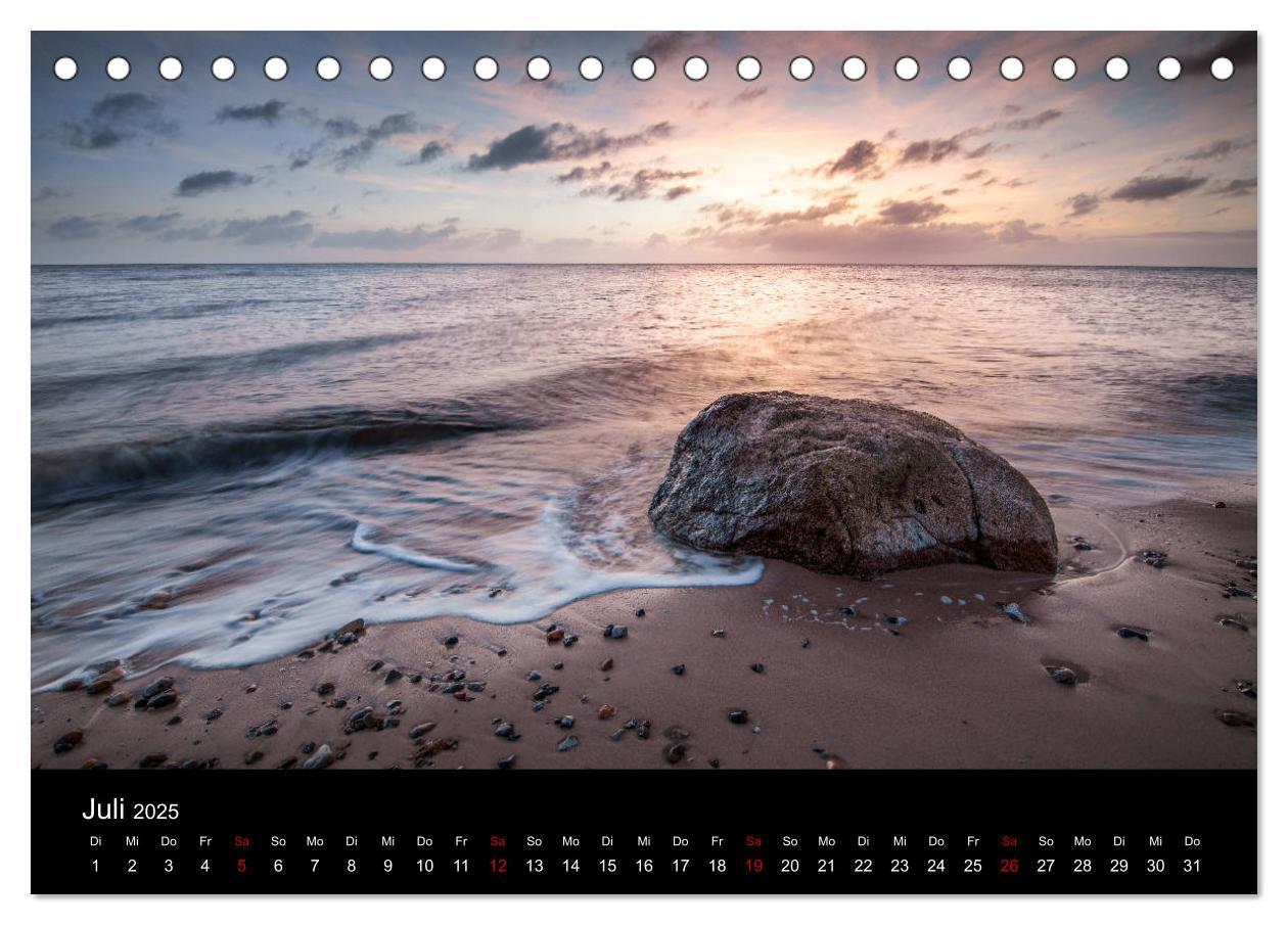 Bild: 9783435390106 | Ostholsteins Ostseeküste (Tischkalender 2025 DIN A5 quer), CALVENDO...