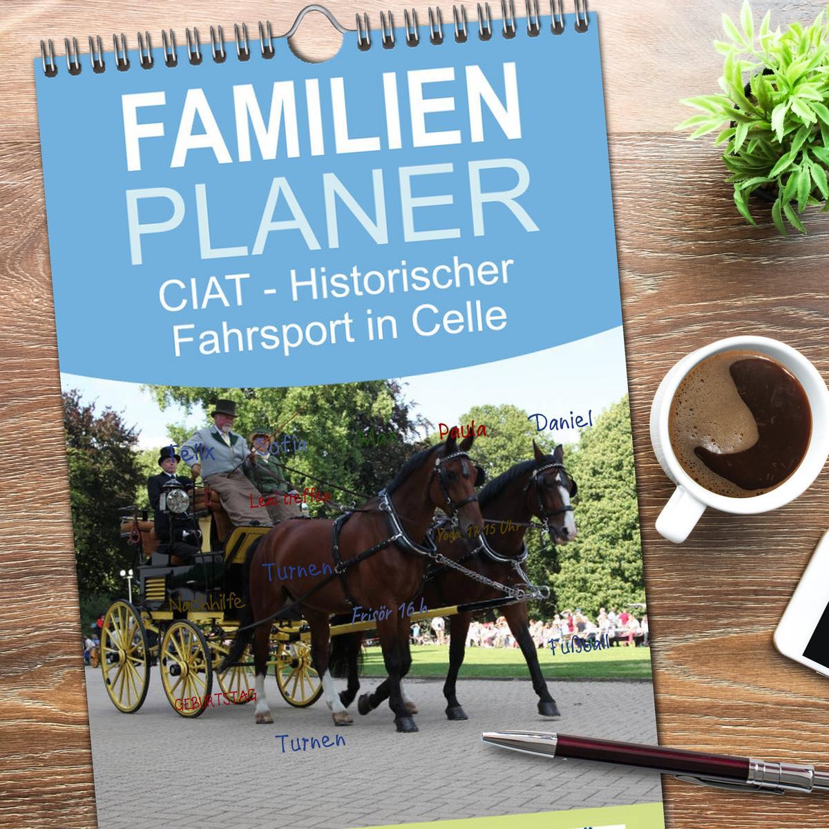 Bild: 9783457116364 | Familienplaner 2025 - CIAT - Historischer Fahrsport in Celle mit 5...