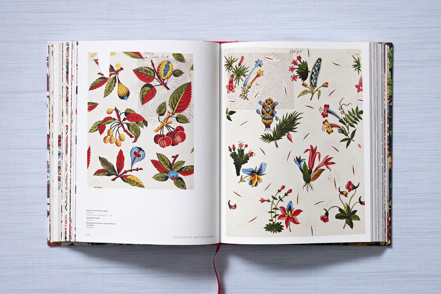 Bild: 9783836562768 | The Book of Printed Fabrics. From the 16th century until today | Buch