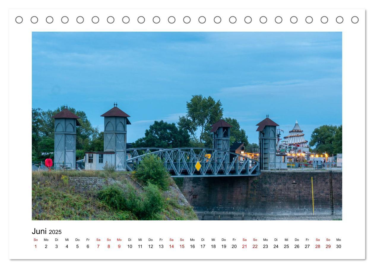 Bild: 9783435203062 | Blue Times - Magdeburg (Tischkalender 2025 DIN A5 quer), CALVENDO...