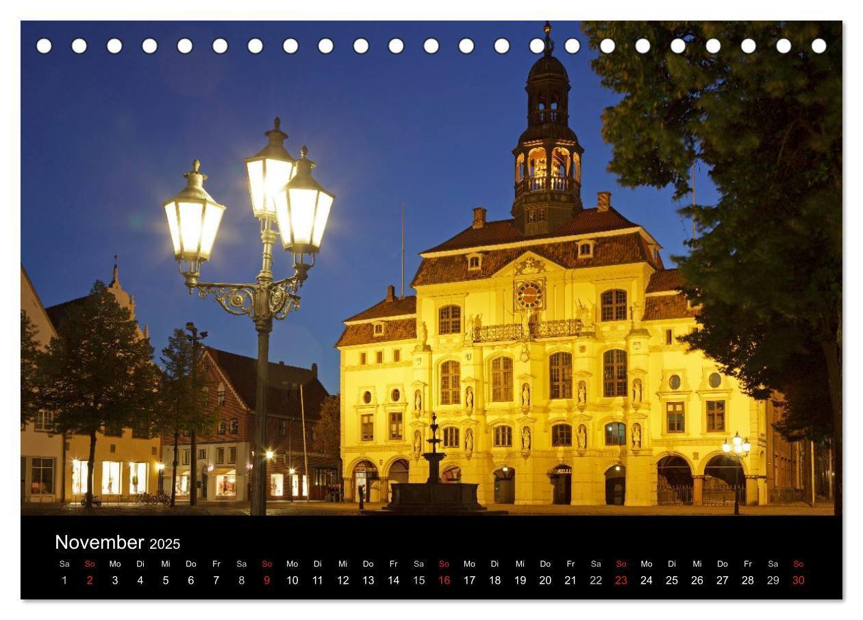 Bild: 9783435790753 | Hansestadt Lüneburg und Lüneburger Heide (Tischkalender 2025 DIN A5...