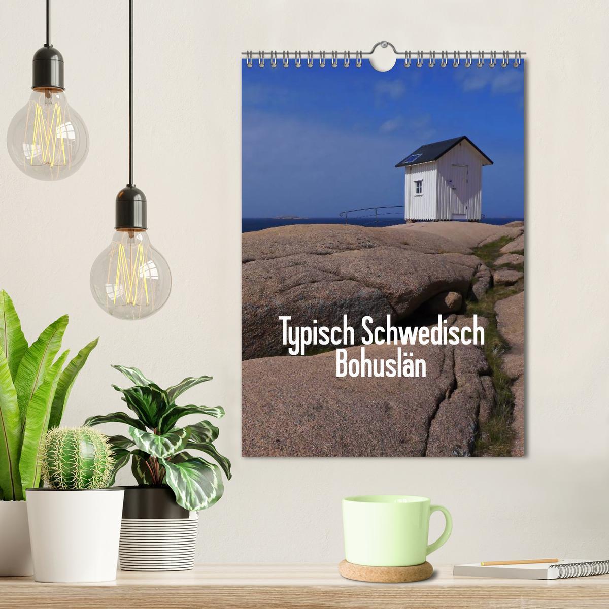 Bild: 9783457017012 | Typisch Schwedisch Bohuslän (Wandkalender 2025 DIN A4 hoch),...