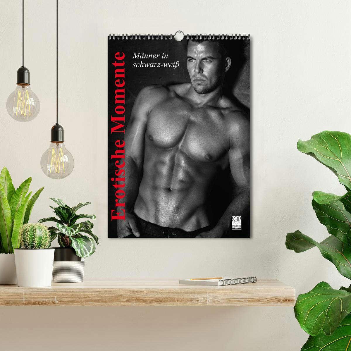 Bild: 9783457035863 | Erotische Momente. Männer in schwarz-weiß (Wandkalender 2025 DIN A3...