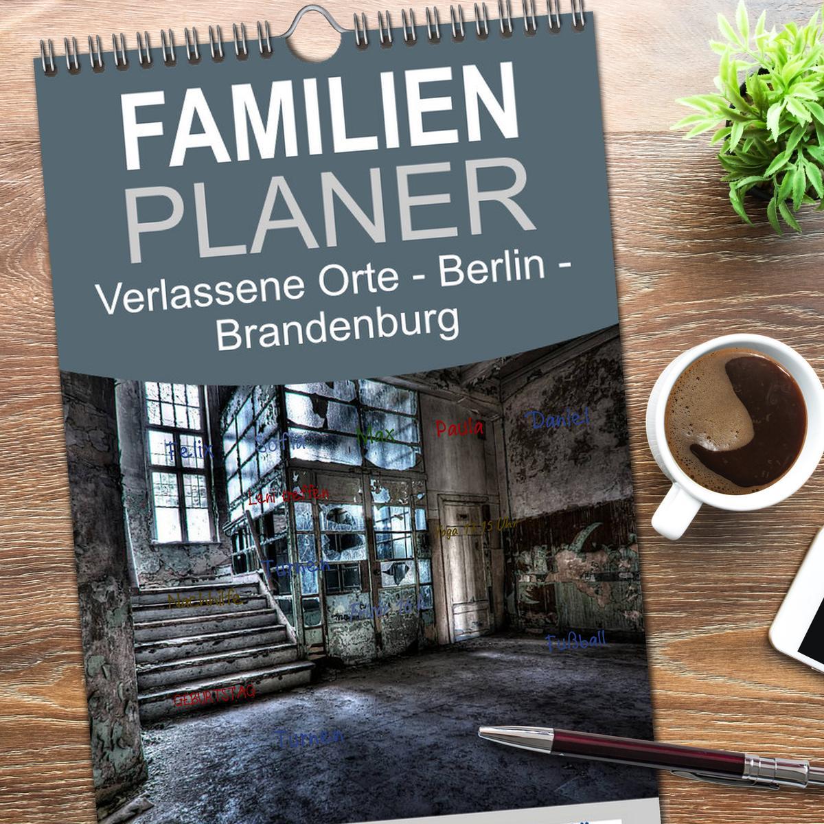 Bild: 9783457113158 | Familienplaner 2025 - Verlassene Orte - Berlin - Brandenburg mit 5...