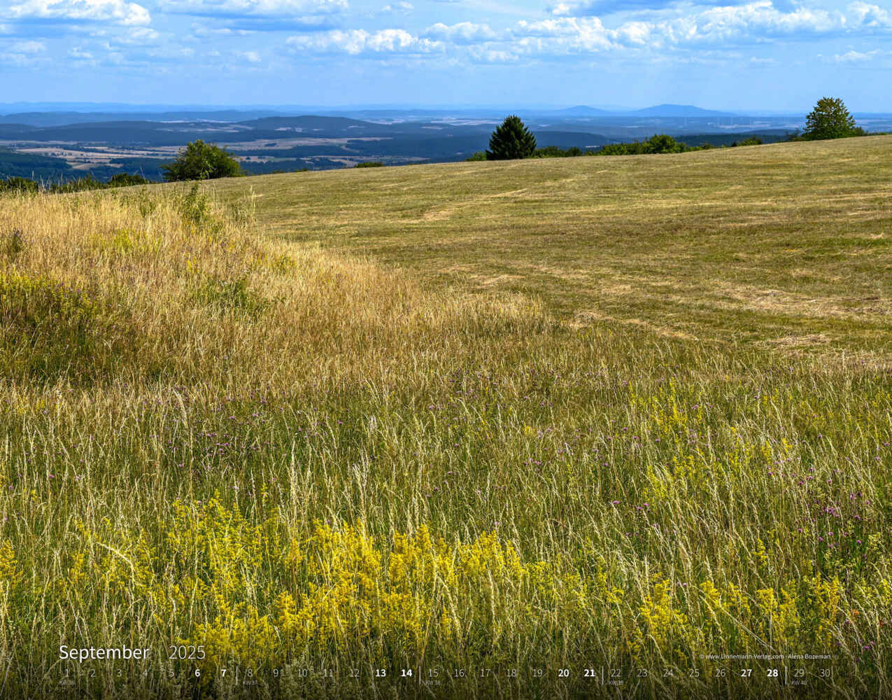 Bild: 9783862923427 | Wandern 2025 Großformat-Kalender 58 x 45,5 cm | Hiking 2025 | Verlag