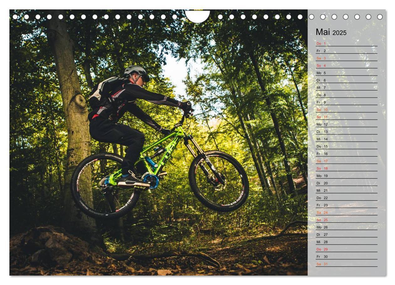 Bild: 9783435534562 | Mountainbike Action (Wandkalender 2025 DIN A4 quer), CALVENDO...