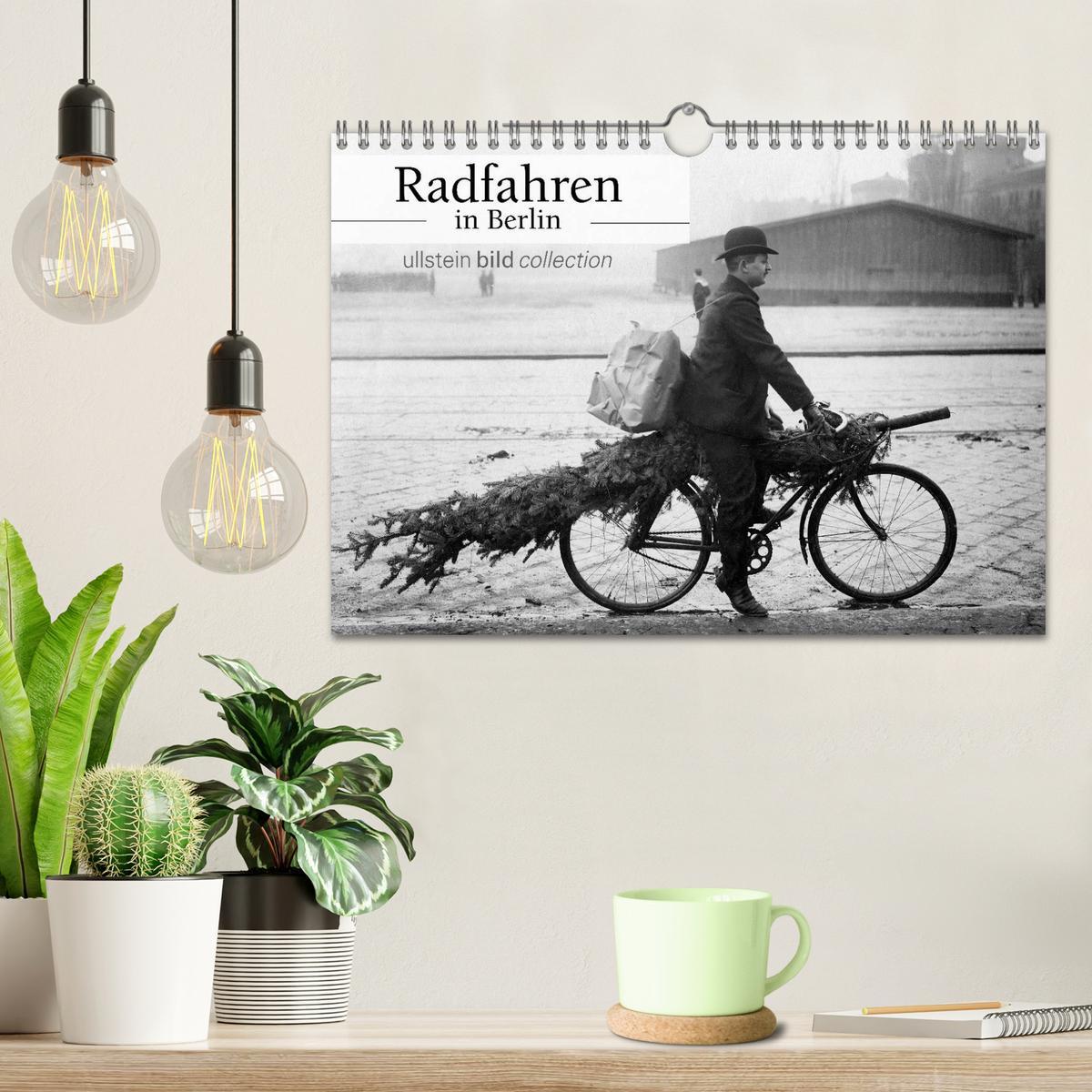 Bild: 9783435576425 | Radfahren in Berlin (Wandkalender 2025 DIN A4 quer), CALVENDO...