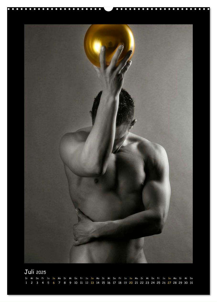 Bild: 9783457034293 | Golden Ball - Männer Akte (Wandkalender 2025 DIN A2 hoch), CALVENDO...