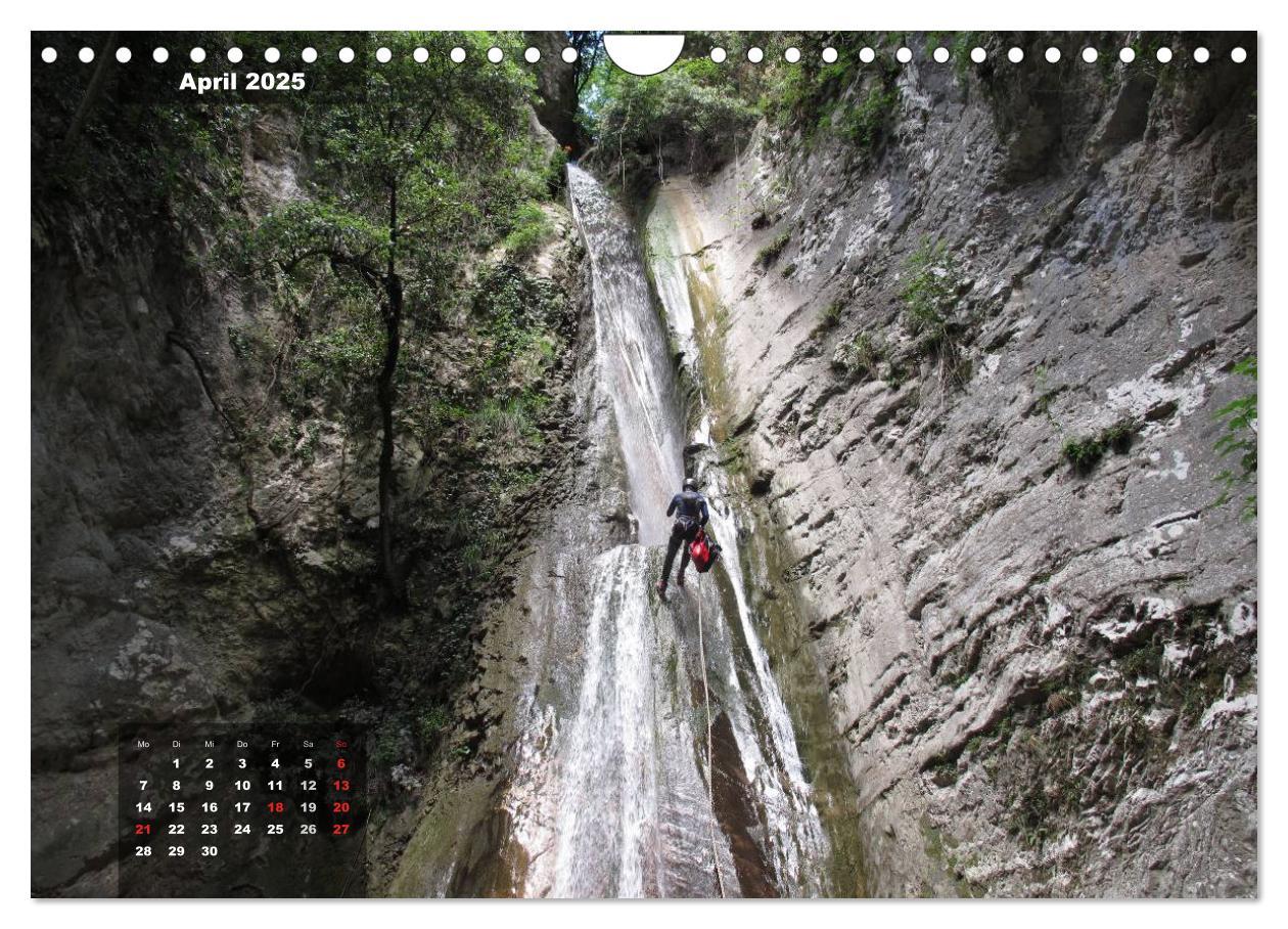 Bild: 9783435630561 | Abenteuer Canyoning (Wandkalender 2025 DIN A4 quer), CALVENDO...