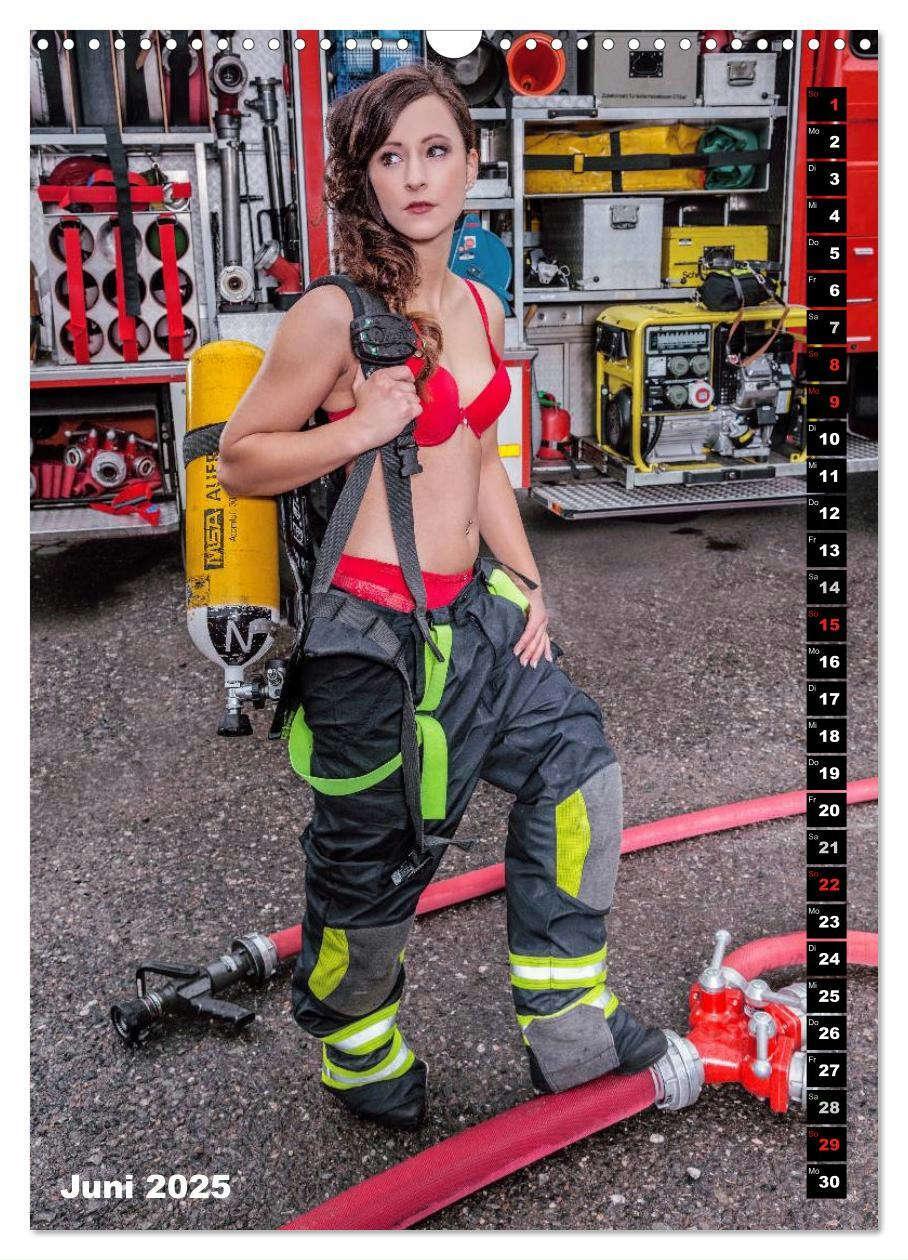 Bild: 9783457058268 | Feuerwehrkalender 2025 (Wandkalender 2025 DIN A3 hoch), CALVENDO...