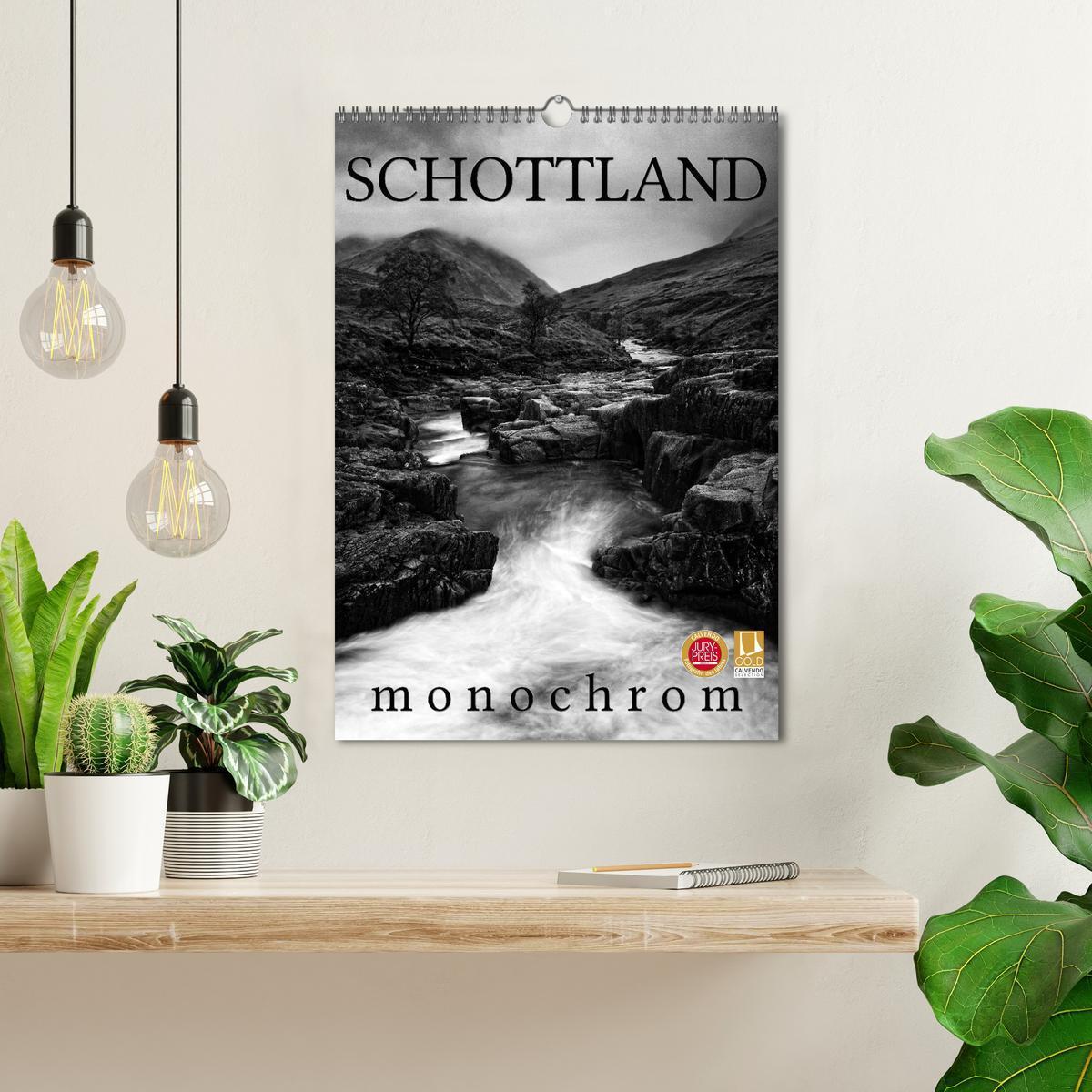 Bild: 9783457048818 | Schottland Monochrom (Wandkalender 2025 DIN A3 hoch), CALVENDO...