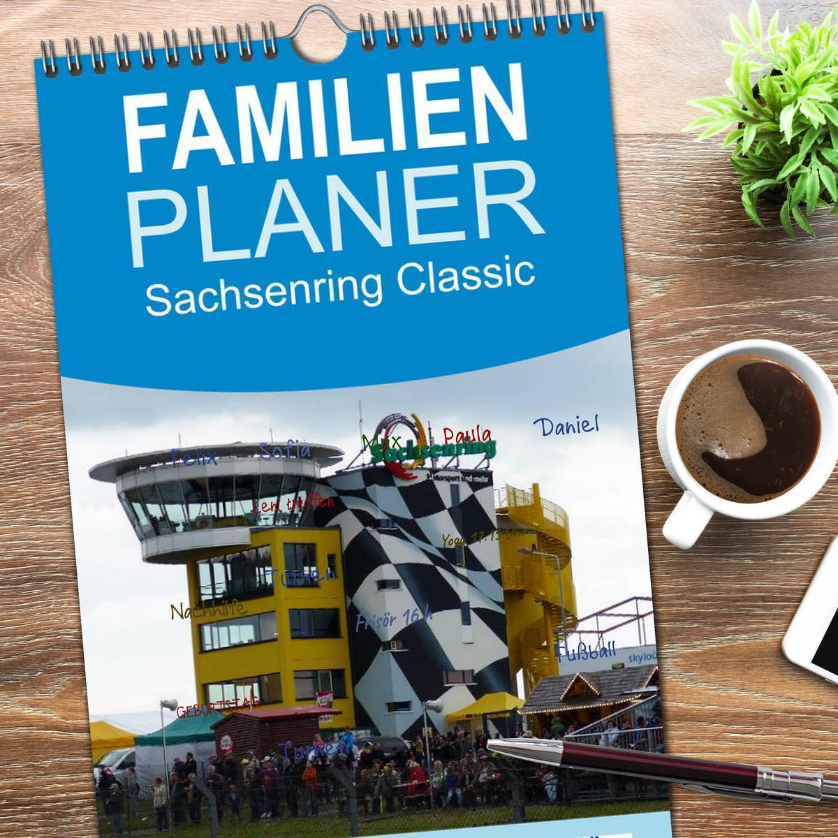 Bild: 9783457105665 | Familienplaner 2025 - Sachsenring Classic mit 5 Spalten...