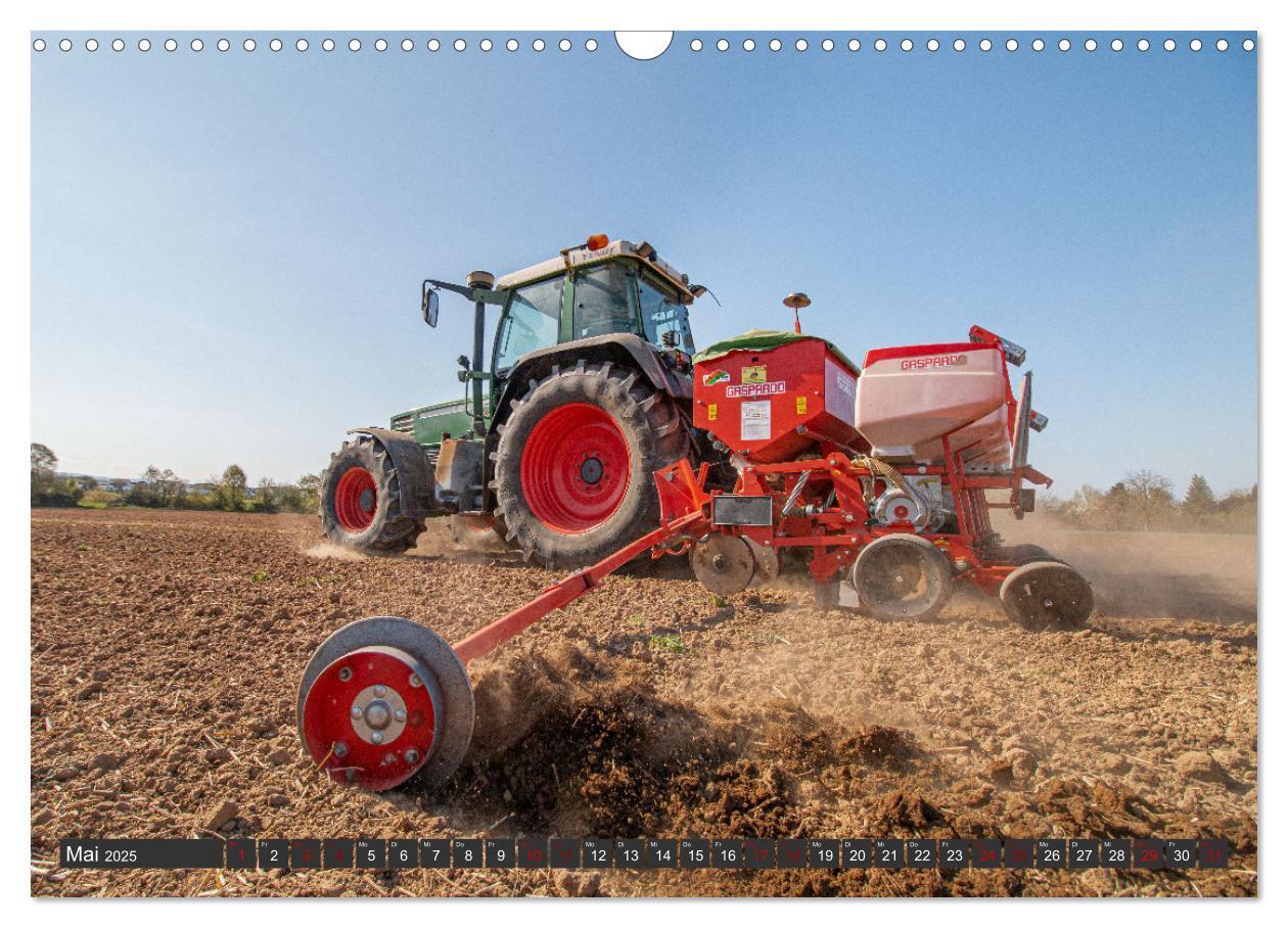 Bild: 9783383996160 | Landtechnik im Einsatz (Wandkalender 2025 DIN A3 quer), CALVENDO...