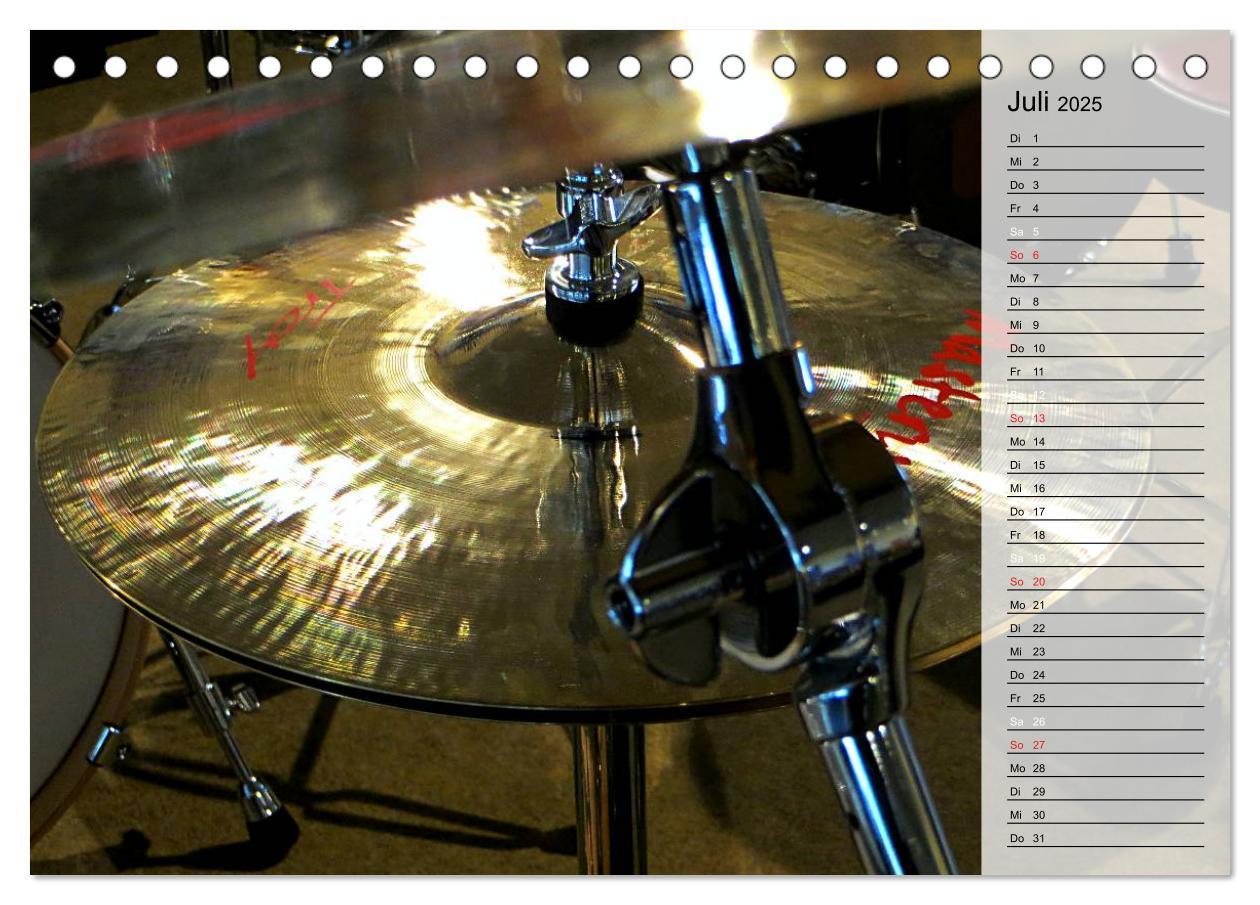 Bild: 9783435424047 | Schlagzeug onstage (Tischkalender 2025 DIN A5 quer), CALVENDO...