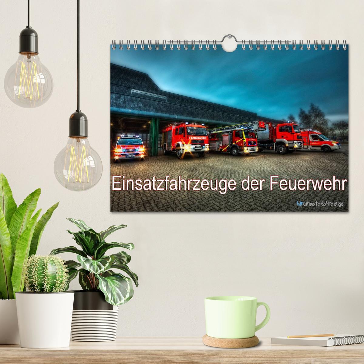 Bild: 9783435636570 | Einsatzfahrzeuge der Feuerwehr (Wandkalender 2025 DIN A4 quer),...