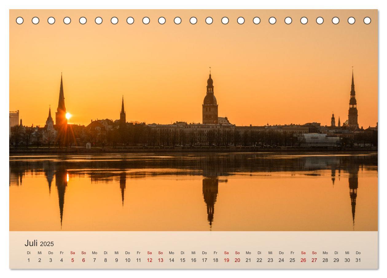 Bild: 9783435833399 | Riga - Paris des Ostens (Tischkalender 2025 DIN A5 quer), CALVENDO...