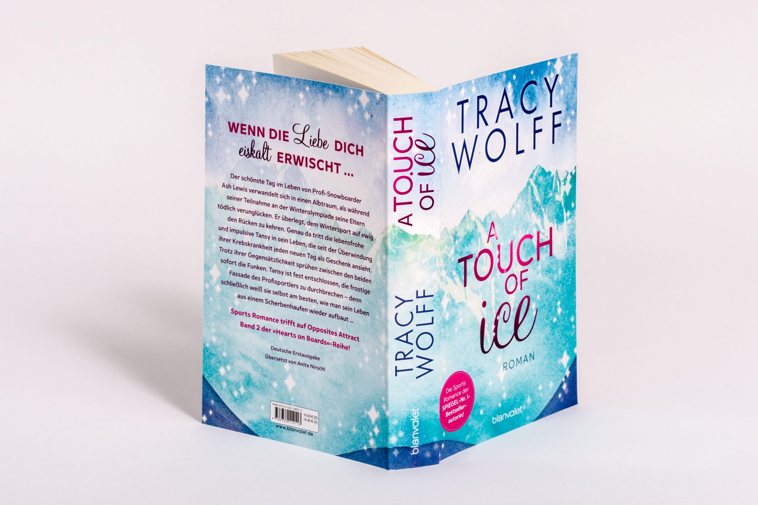 Bild: 9783734114113 | A Touch of Ice | Tracy Wolff | Taschenbuch | Hearts on Boards | 368 S.