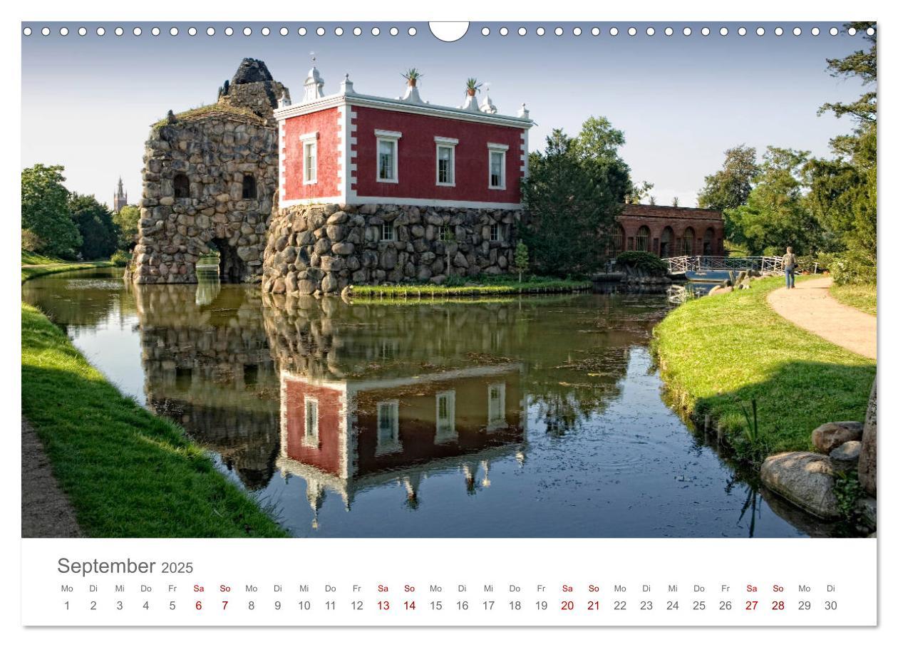 Bild: 9783435194278 | Dessau Design und ein schöner Park (Wandkalender 2025 DIN A3 quer),...