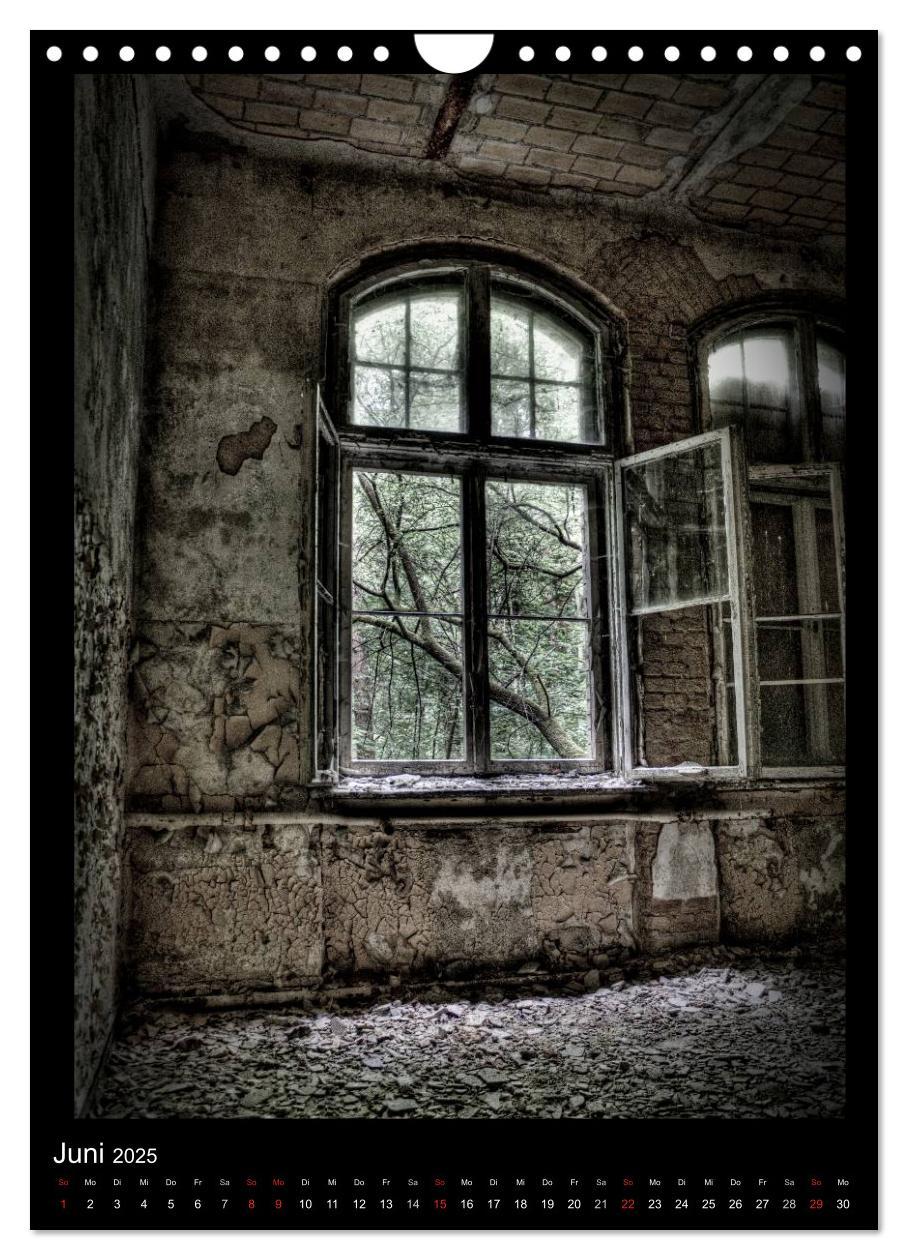 Bild: 9783457082874 | Lost Places Vergessene Orte (Wandkalender 2025 DIN A4 hoch),...