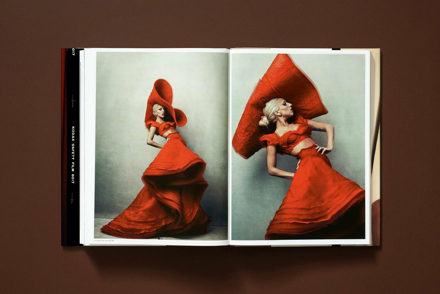 Bild: 9783836582186 | Annie Leibovitz | Graydon Carter (u. a.) | Buch | Schuber | 560 S.