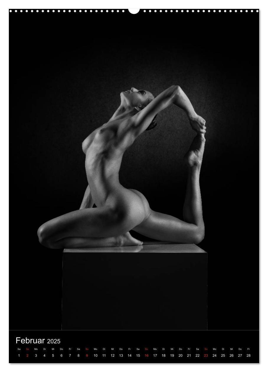 Bild: 9783435969883 | BODY SCULPTURE (Wandkalender 2025 DIN A2 hoch), CALVENDO...