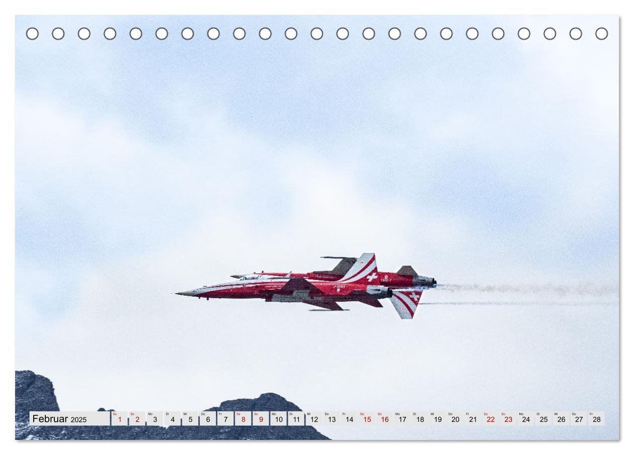 Bild: 9783383762055 | Axalp Airshow (Tischkalender 2025 DIN A5 quer), CALVENDO...