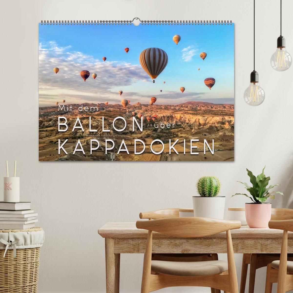 Bild: 9783435357444 | Mit dem Ballon über Kappadokien (Wandkalender 2025 DIN A2 quer),...