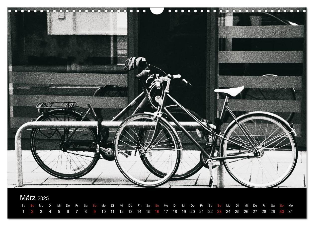 Bild: 9783435469857 | 200 Jahre Fahrrad - Ausschnitte von Ulrike SSK (Wandkalender 2025...