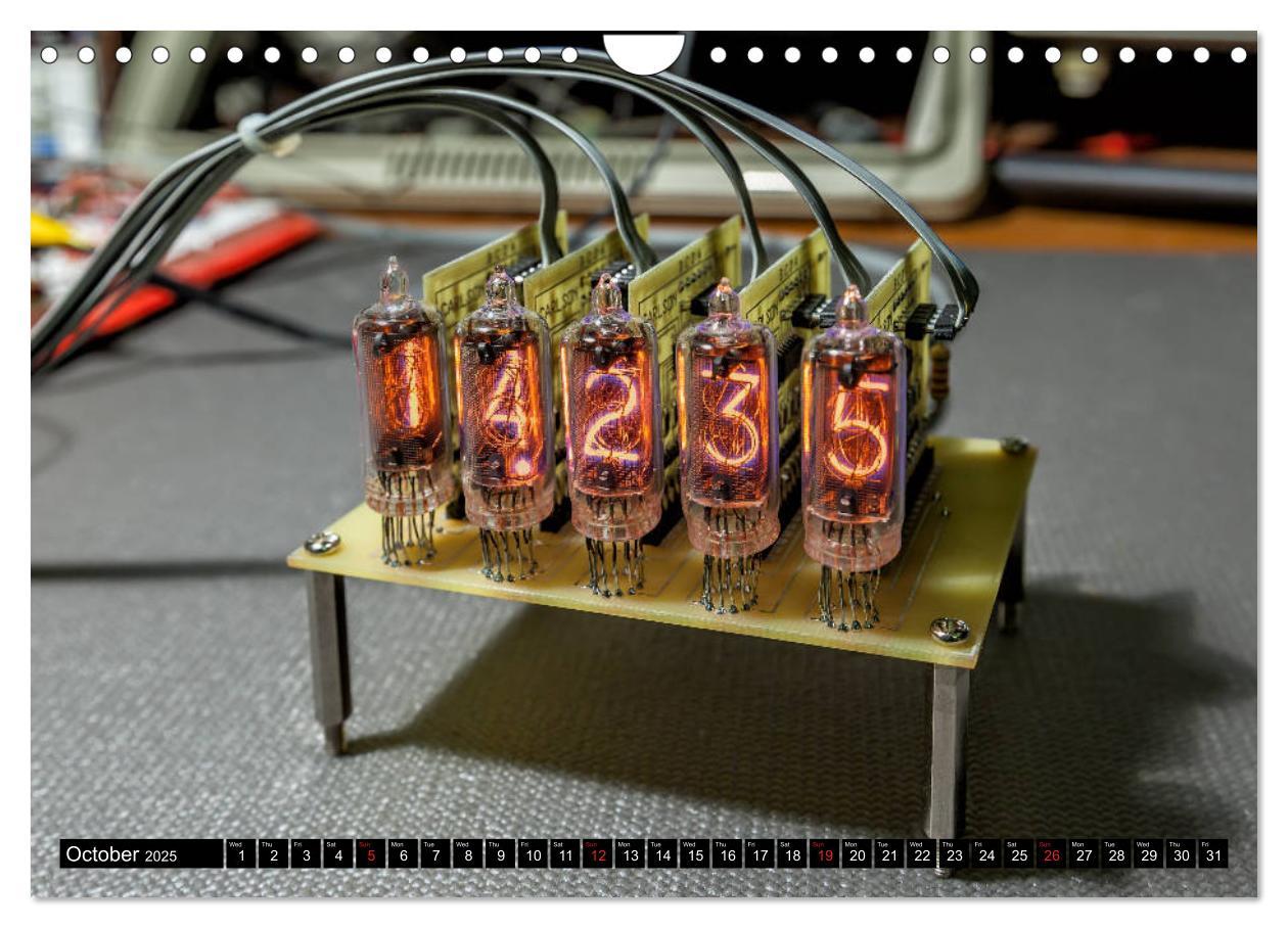 Bild: 9781325942695 | Mr Carlson's Lab Electronic Design and Restorations (Wall Calendar...