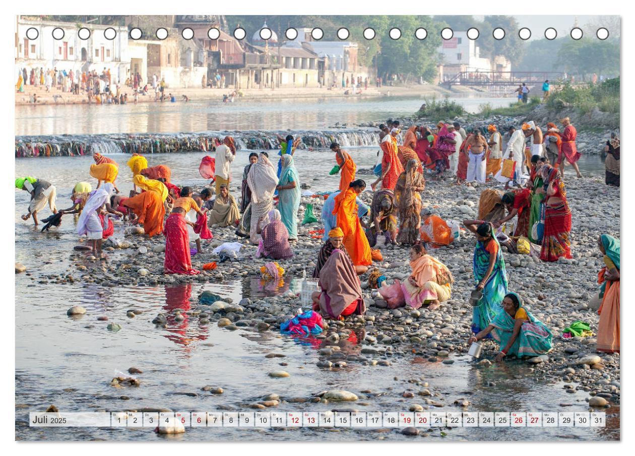 Bild: 9783435240203 | INDIEN Allahabad Haridwar Varanasi Vrindavan (Tischkalender 2025...