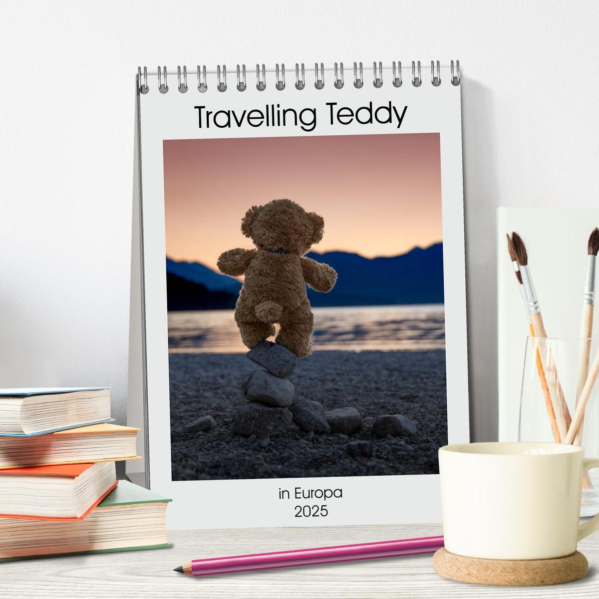 Bild: 9783435984534 | Travelling Teddy in Europa (Tischkalender 2025 DIN A5 hoch),...