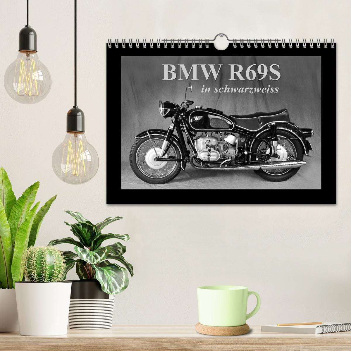 Bild: 9783435567034 | BMW R69S in schwarzweiss (Wandkalender 2025 DIN A4 quer), CALVENDO...