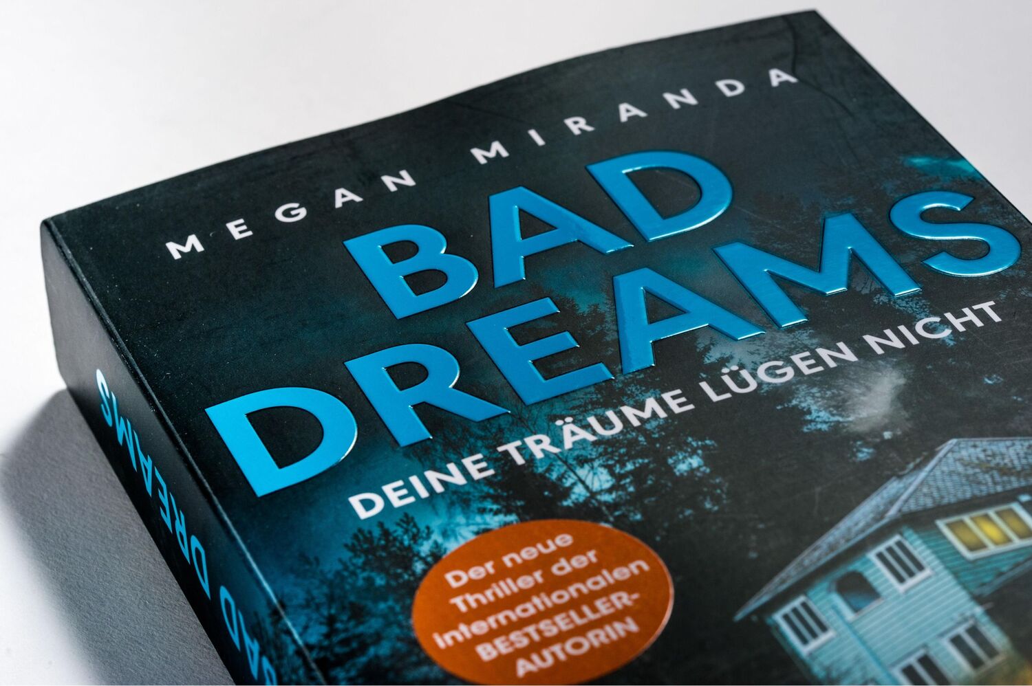 Bild: 9783328107545 | BAD DREAMS - Deine Träume lügen nicht | Megan Miranda | Taschenbuch