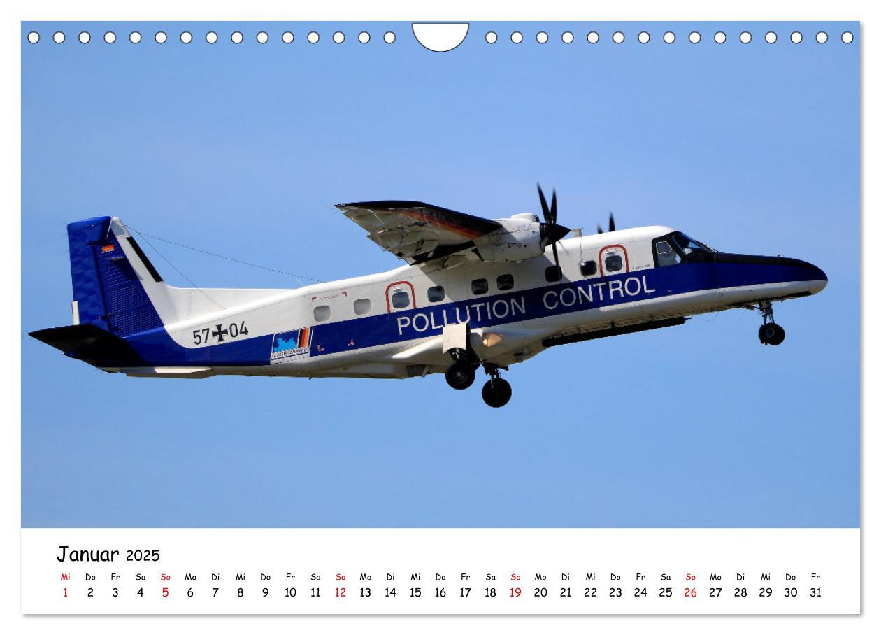 Bild: 9783435070701 | Flugzeuge am blauen Himmel (Wandkalender 2025 DIN A4 quer),...