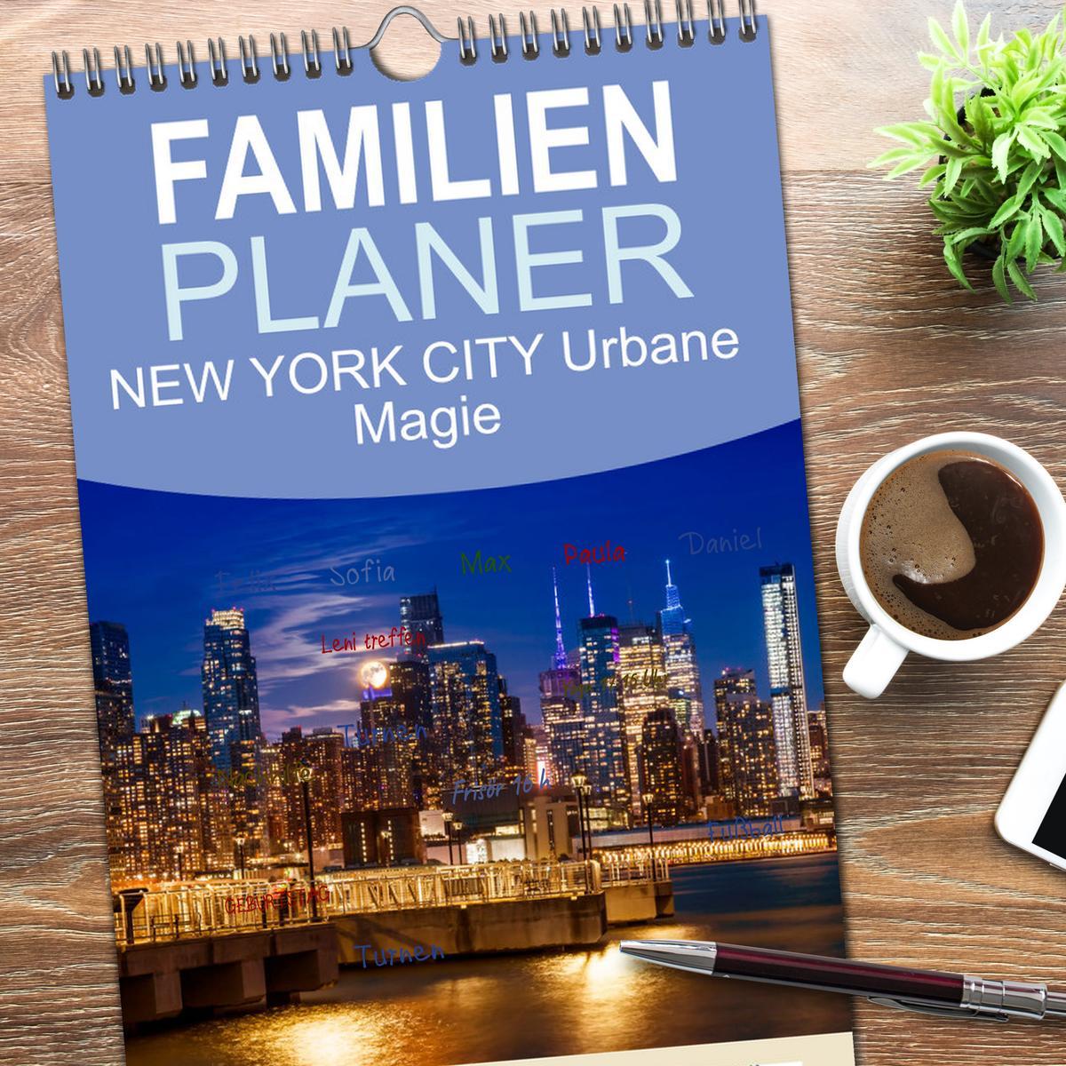 Bild: 9783457229316 | Familienplaner 2025 - NEW YORK CITY Urbane Magie mit 5 Spalten...